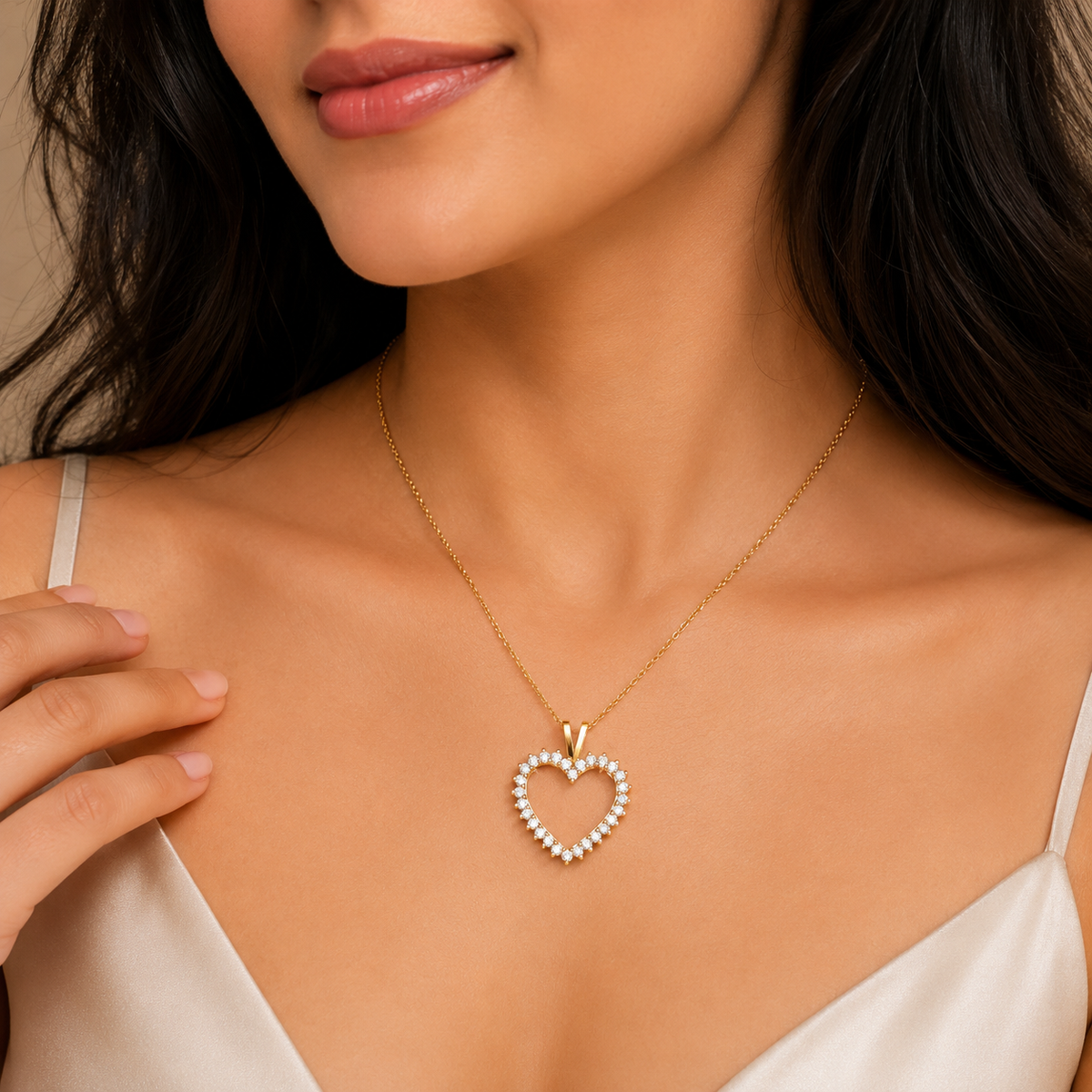 Heart shape necklace pendant golden 